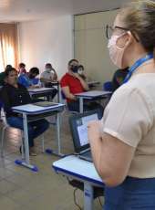 Egressos participam de palestras do Sine/IDT de postura profissional