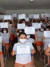 Internas do IPF são certificadas em cursos de costura industrial e panificação