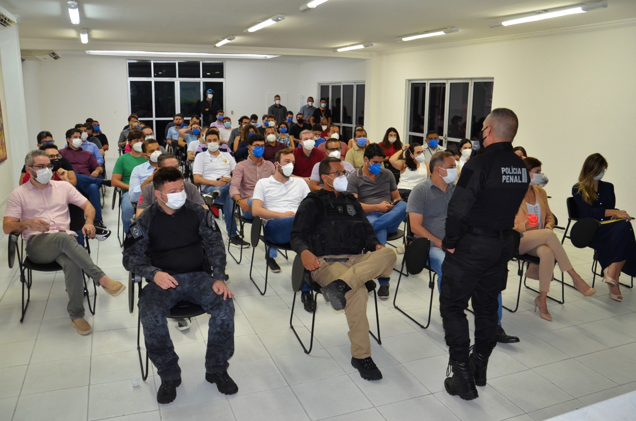 Secretário Mauro Albuquerque ministra palestra no Curso de Formação Inicial para turma de novos juízes