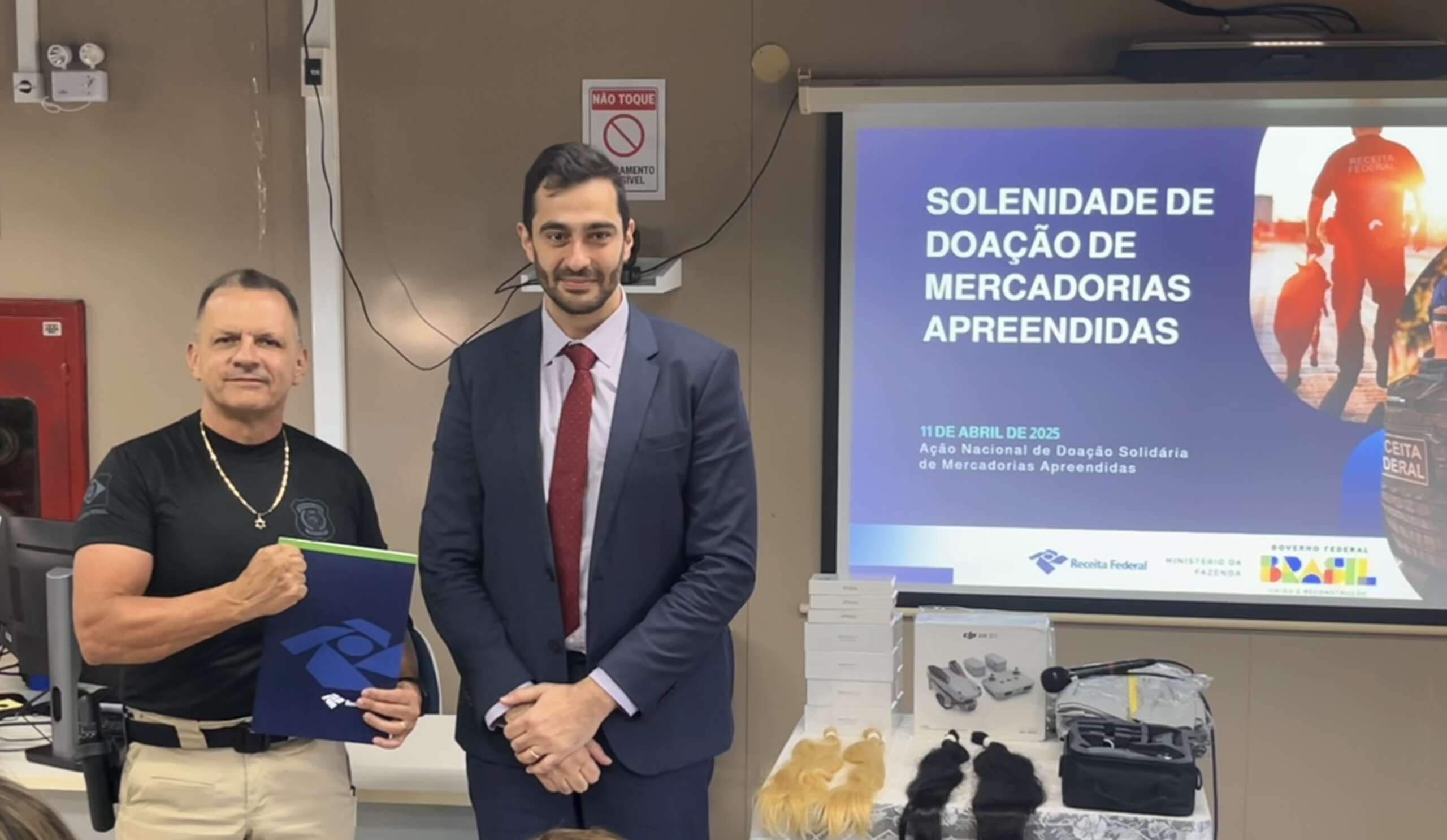 Receita Federal doa mercadorias apreendidas para o sistema prisional do Ceará
