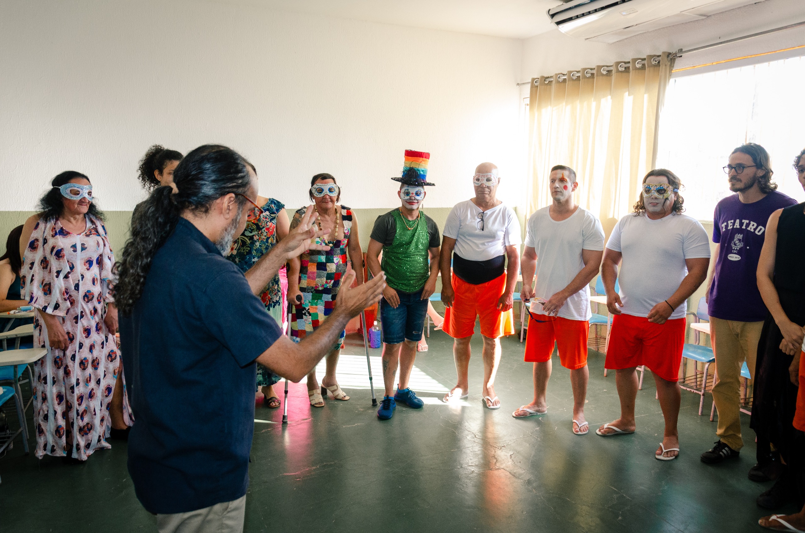 Internos da Unidade Prisional Irmã Imelda participam de projeto artístico-pedagógico desenvolvido por estudantes da UFC