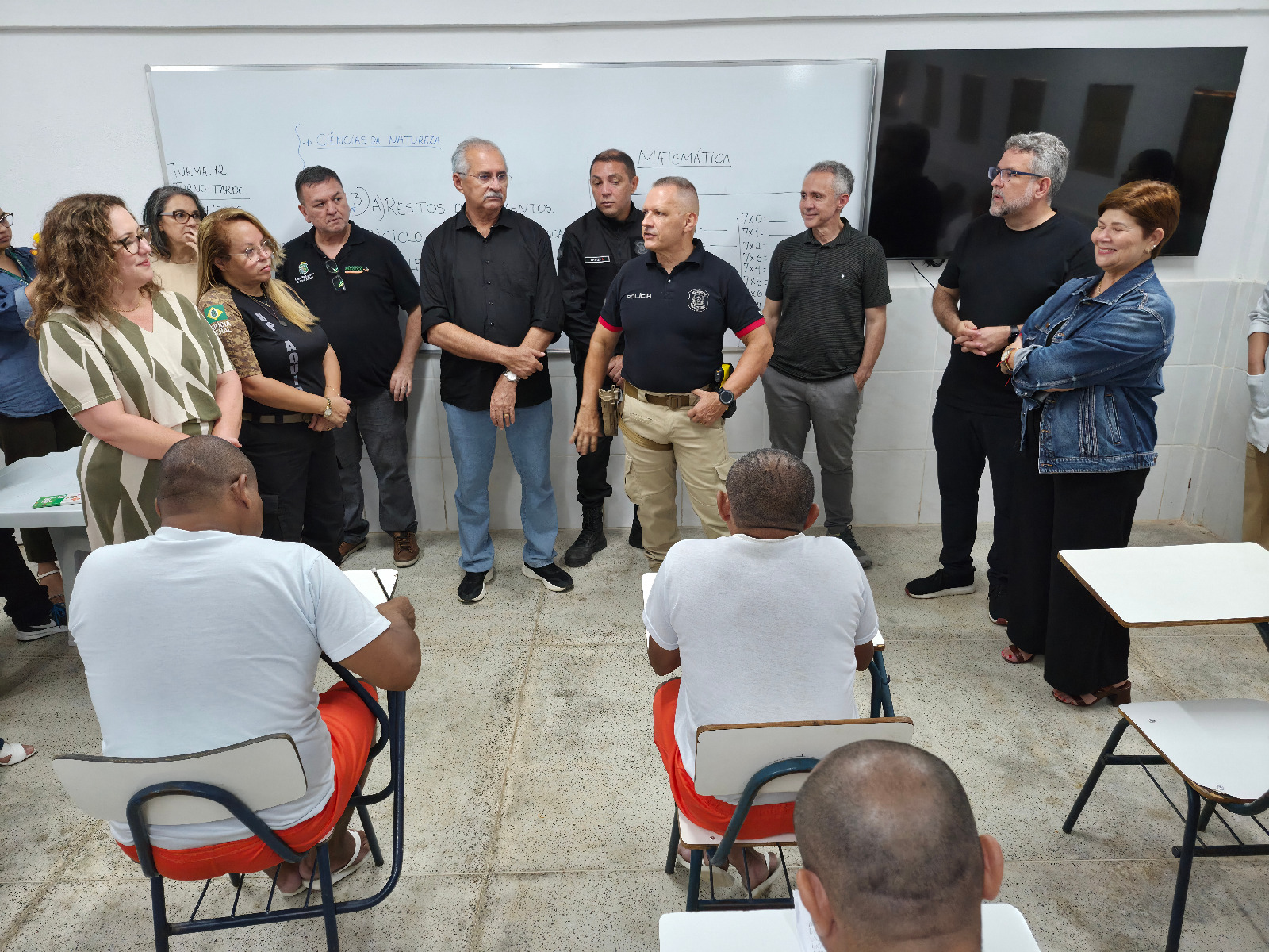 Representantes da Assembleia Legislativa do Estado do Ceará visitam sistema prisional para criar parceria que visa a ampliação dos projetos de educação para pessoas privadas de liberdade